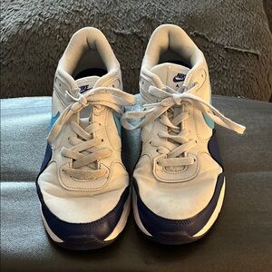 Nike Women's Athletic Shoes - White and Blue